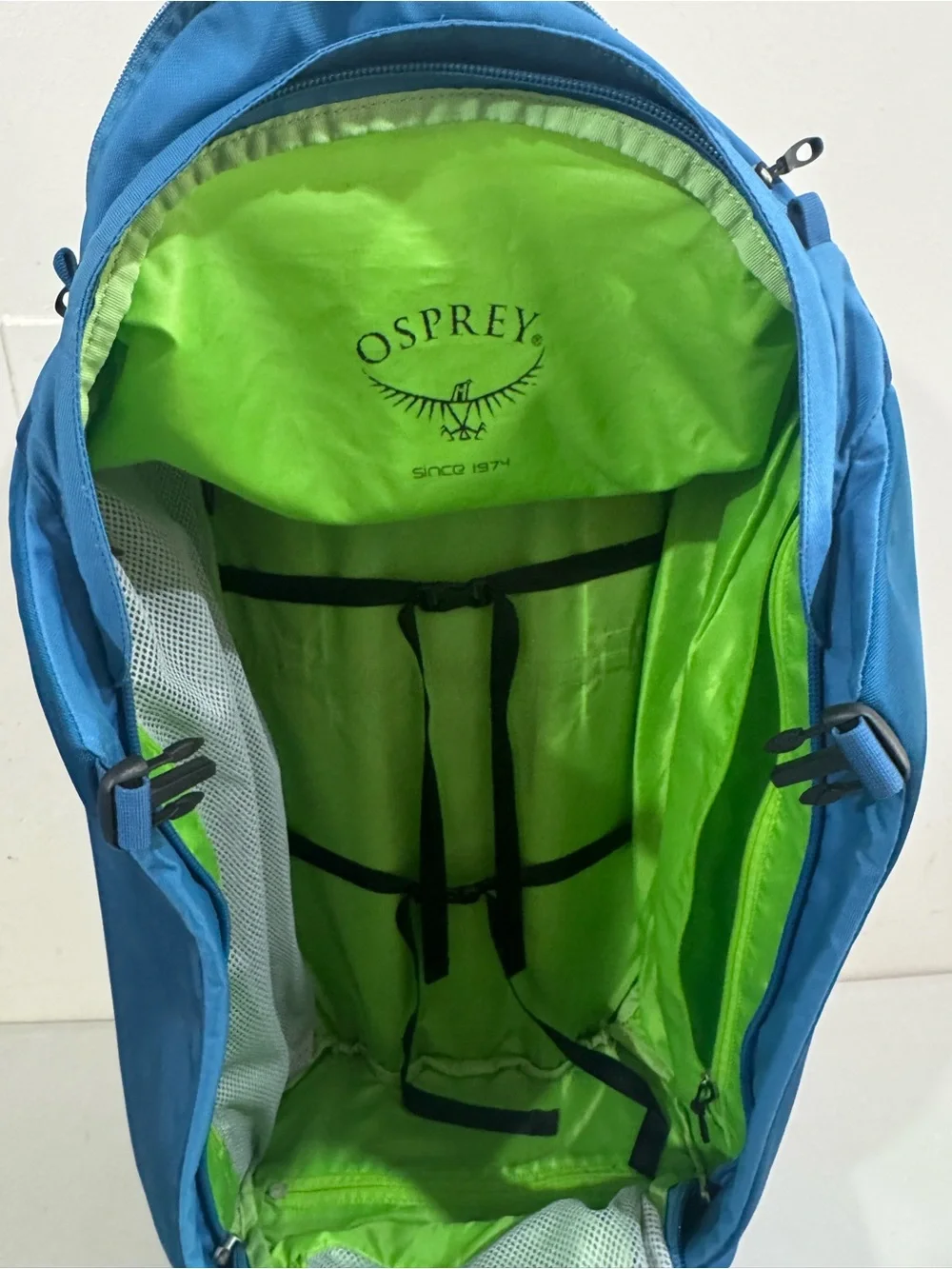 OSPREY Teal Blue Rolling Travel Pack